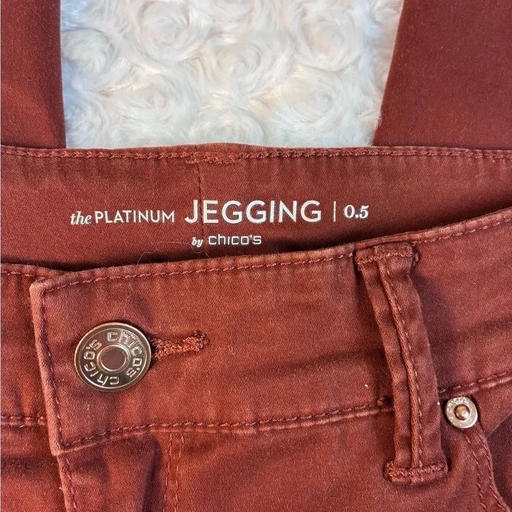 Chico's Platinum Rich Rust Front & back pocket Jeggings runs big! High waist - Picture 5 of 11